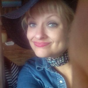 Meet your Posher, Val